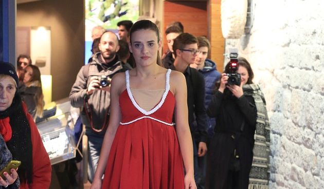 Šibenska Noć Muzeja:Povijest pretočena u originalne modne kreacije Karmen Herceg