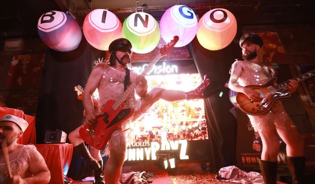 Let 3 u noćnom klubu Supper Club