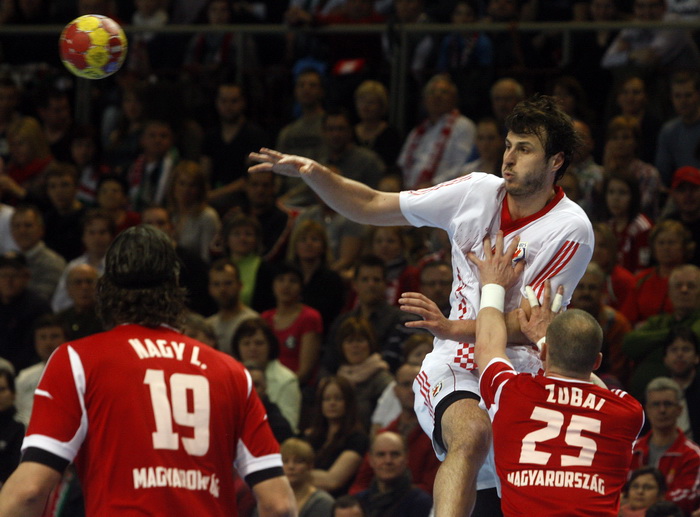 Veszprem, 040413.
Kvalifikacijska utakmica za Europsko prvenstvo rukometnih reprezentacija Madjarske i Hrvatske.
Na fotografiji: Domagoj Duvnjak.
Foto: Zeljko Hajdinjak / Cropix
