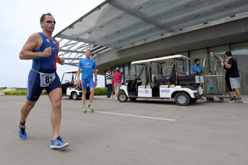 Jutros je zapoceo drugi po redu Falkensteiner Punta Skala triatlon u okolici Falkensteiner odmaralista Punta Skala. Natjecanje je organizirano u suradnji s s Turistickom zajednicom Grada Zadra, TK Split i TK Zadar. Natjecanje se sastoji od dva drzavna pr Jutros je zapoceo drugi po redu Falkensteiner Punta Skala triatlon u okolici Falkensteiner odmaralista Punta Skala. Natjecanje je organizirano u suradnji s s Turistickom zajednicom Grada Zadra, TK Split i TK Zadar. Natjecanje se sastoji od dva drzavna pr