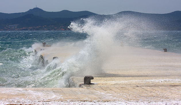 Jugo na zadarskoj rivi