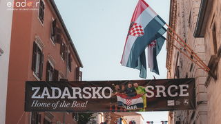 Zadar priredio čudesan doček svojim Vatrenim herojima (1)