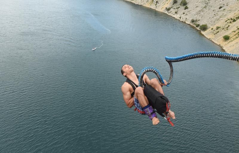 Mario Možnik otvorio bungee jumping sezonu na Masleničkom mostu, Photo: Hrvoje Jelavic/PIXSELL