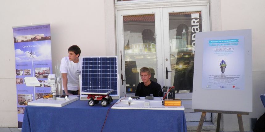 projekt REPUBLIC MED i drugi projekti na području Zadarske županije koji promoviraju uštedu energije i korištenje obnovljivih izvora energije predstavljeni su u Kneževoj palači projekt REPUBLIC MED i drugi projekti na području Zadarske županije koji promoviraju uštedu energije i korištenje obnovljivih izvora energije predstavljeni su u Kneževoj palači