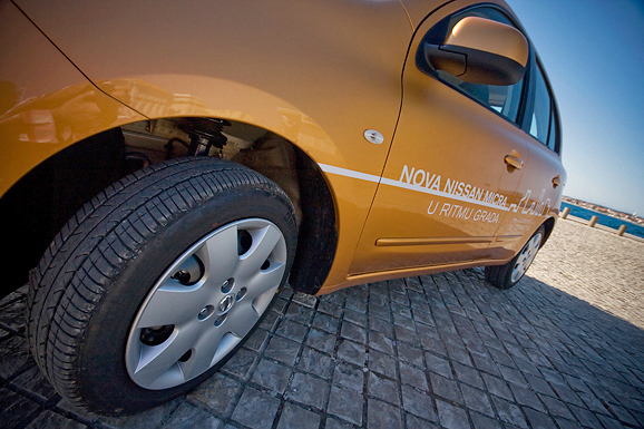 Image 943415 (auto) Image 943415 (auto)