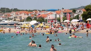 Uživanje u ljetu na vodičkim plažama. Photo: Duško Jaramaz/PIXSELL Uživanje u ljetu na vodičkim plažama. Photo: Duško Jaramaz/PIXSELL