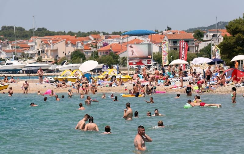 Uživanje u ljetu na vodičkim plažama. Photo: Duško Jaramaz/PIXSELL Uživanje u ljetu na vodičkim plažama. Photo: Duško Jaramaz/PIXSELL
