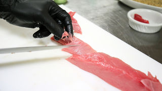 Kako se sinoć spremao sushi za večerašnje otvaranje Tuna, Sushi & Wine Festivala Kako se sinoć spremao sushi za večerašnje otvaranje Tuna, Sushi & Wine Festivala