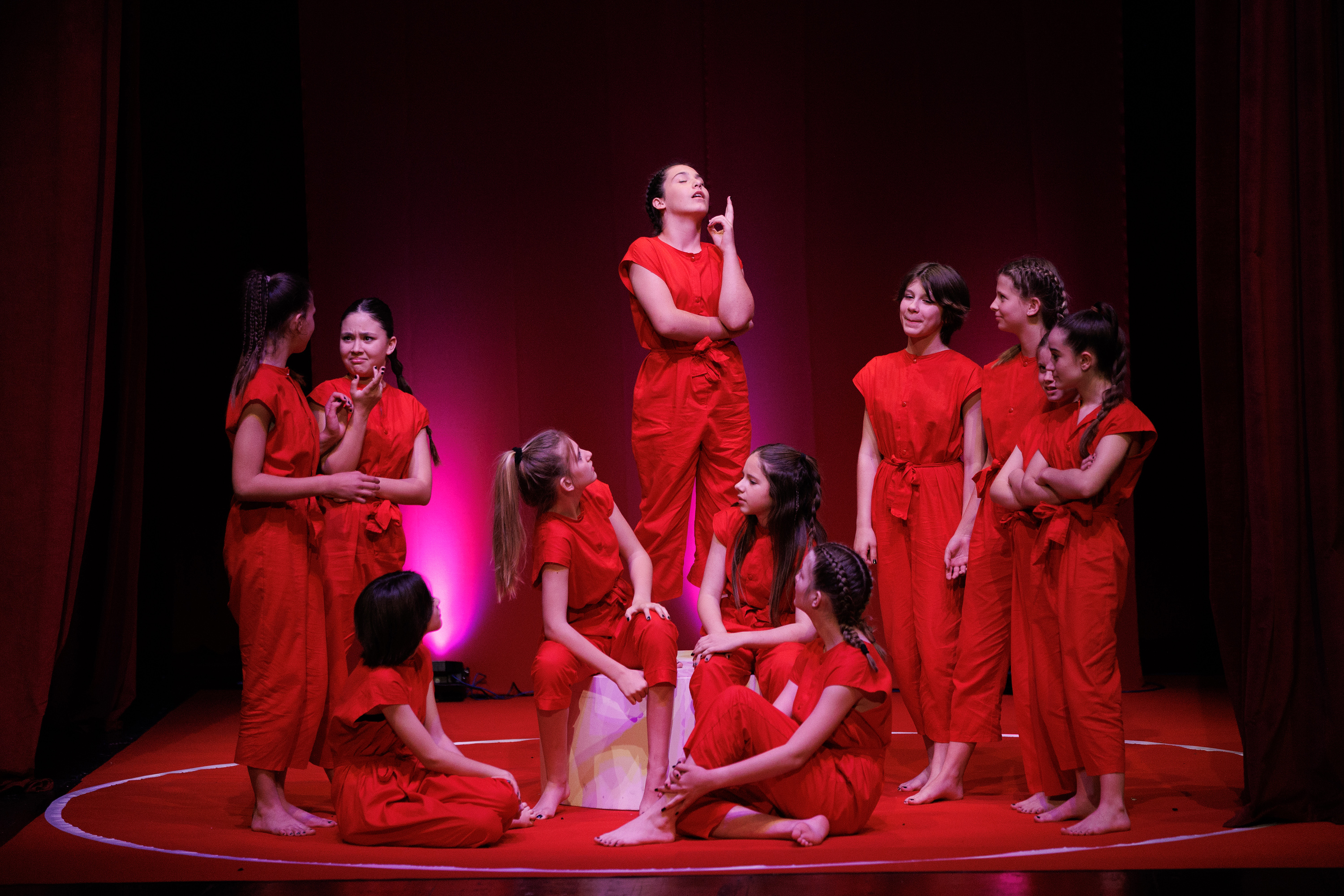 Igrajmo se: Zabranjeno mlađima od 15 strana A