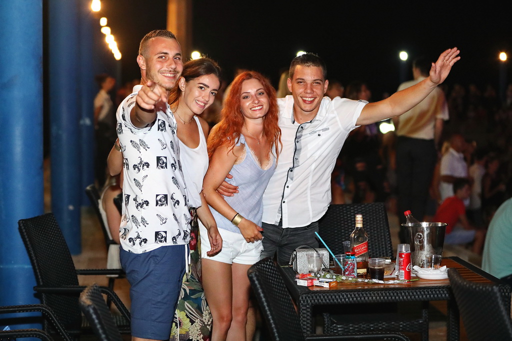 Fenomenalni Petar Grašo raspjevao i rasplesao Biograd Fenomenalni Petar Grašo raspjevao i rasplesao Biograd