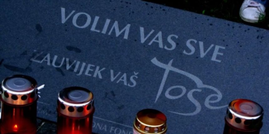 Spomen obilježje Toši Proeskom (Cropix)