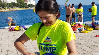 Sasvim osoban doživljaj – 10. dm Millennium Jump sa zadarske rive. Foto: Mladen Malik Barba Sasvim osoban doživljaj – 10. dm Millennium Jump sa zadarske rive. Foto: Mladen Malik Barba