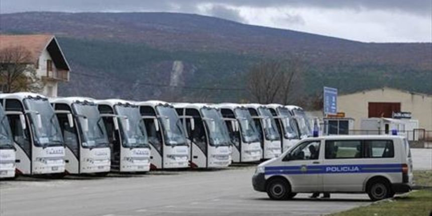 Preko tisuću glasača iz Srbije došlo na izbore u Knin, Foto: Nikša Stipaničev / cropix