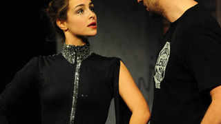 Zadar, 13.12.2012. snimio: Nenad Marčev
komedija
Miro Gavran
LUTKA,
redatelj: Mladena Gavran
igraju: Robert Kurbaša i Doris Pinčić
TEATAR GAVRAN
dramska pretplata
Velika dvorana HNK Zadar Zadar, 13.12.2012. snimio: Nenad Marčev
komedija
Miro Gavran
LUTKA,
redatelj: Mladena Gavran
igraju: Robert Kurbaša i Doris Pinčić
TEATAR GAVRAN
dramska pretplata
Velika dvorana HNK Zadar