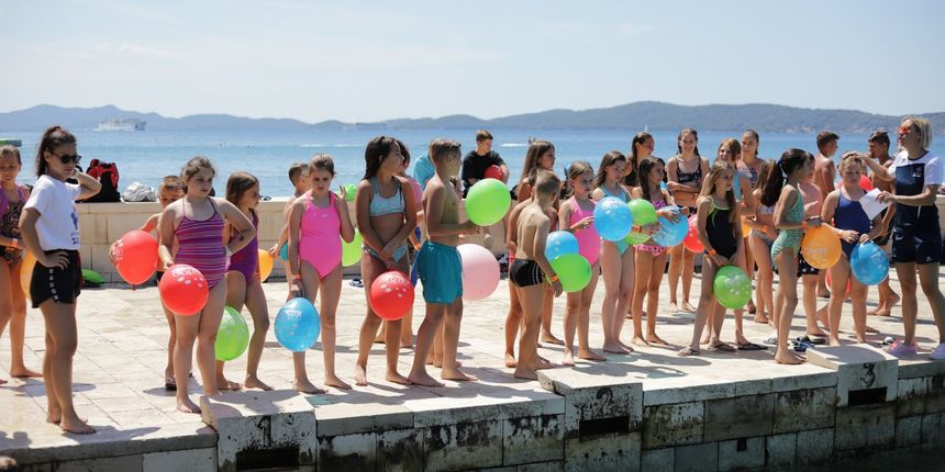 Bazen Kolovare: Meta feštica od balona i prvi Balloon jump Bazen Kolovare: Meta feštica od balona i prvi Balloon jump