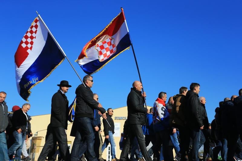 Image 380845 (auto) Image 380845 (auto)