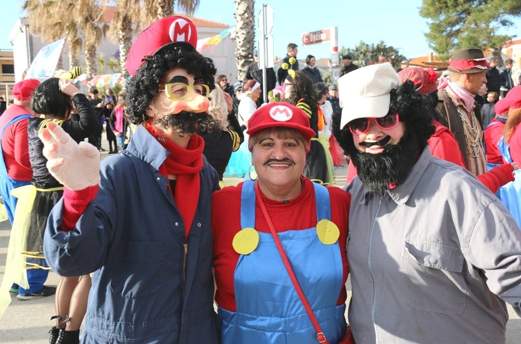 2. Međunarodna karnevalska povorka Virskih maškara