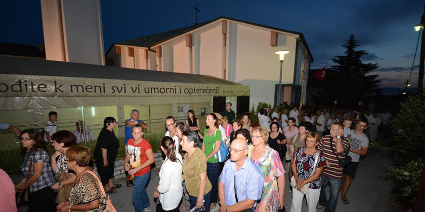 Fešta Kraljice mira na Stanovima  ; foto Iva Perinčić