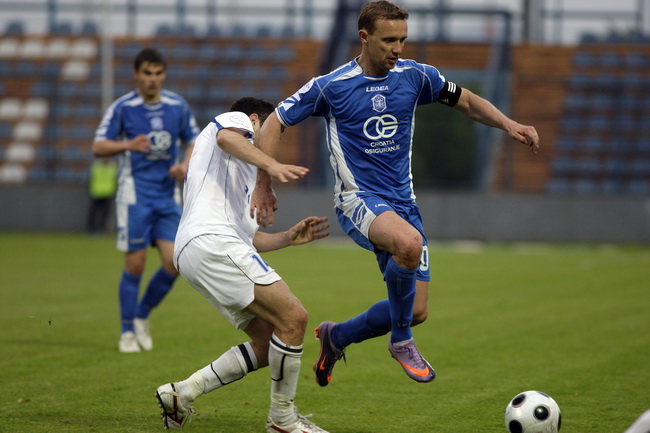 Varazdin, 080510.
Na gradskom stadionu u Varazdinu igra se 29. kolo prve HNL izmedju Varteksa i Zadra. Varteks je pobjedio 1:0 pogotkom Matije Smrekara.
Na slici: Miljenko Mumlek.
Foto: Zeljko Hajdinjak / CROPIX