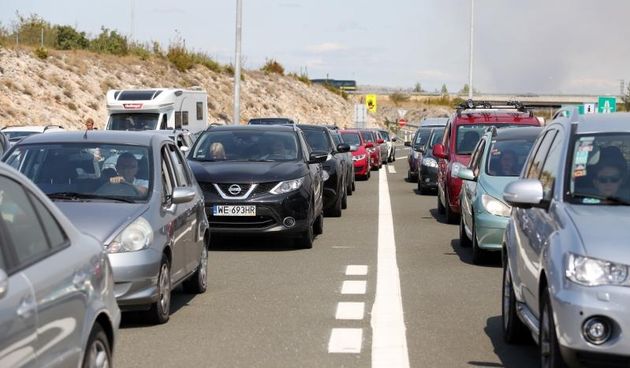 Zbog požara zatvorena autocesta A1 kod Pirovca: Neki vozači se okretali i vozili u suprotnom smjeru