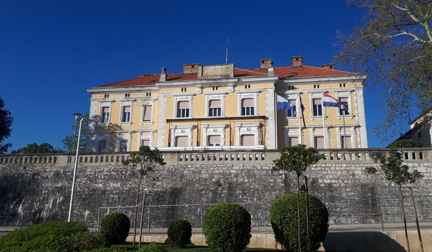 dom zupanije ilustracija