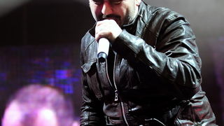 Skoplje, 240110.
Humanitarni koncert odrzan u Skoplju na kome su izvodjaci premijerno pjevali pjesme koje je komponirao Tose Proeski.
Na fotografiji: Toni Cetinski.
Foto: Maja Zlatevska / CROPIX Skoplje, 240110.
Humanitarni koncert odrzan u Skoplju na kome su izvodjaci premijerno pjevali pjesme koje je komponirao Tose Proeski.
Na fotografiji: Toni Cetinski.
Foto: Maja Zlatevska / CROPIX