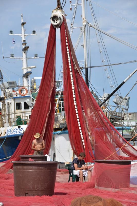 Krpanje ribarske mriže posao koji se sve manje viđa uz obalu Jadrana. Photo: Ivo Čagalj/PIXSELL Krpanje ribarske mriže posao koji se sve manje viđa uz obalu Jadrana. Photo: Ivo Čagalj/PIXSELL
