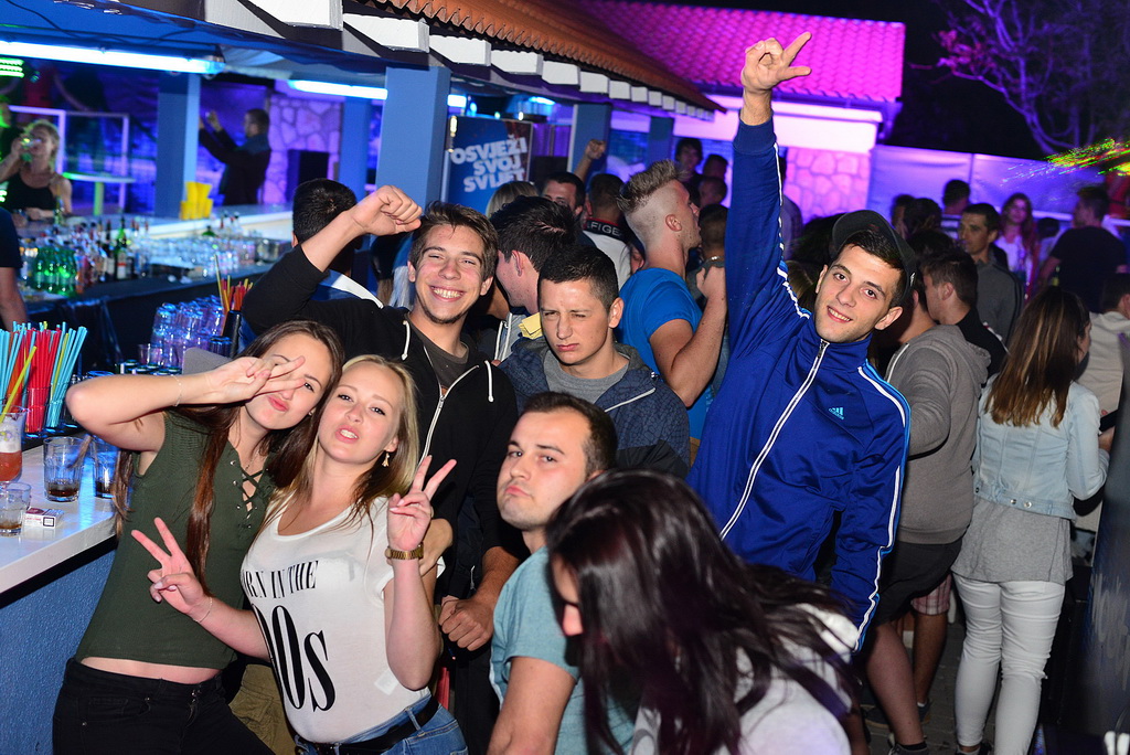 Nostromo & Vagabundo Vir: DJ Djuka i Led robot Nostromo & Vagabundo Vir: DJ Djuka i Led robot