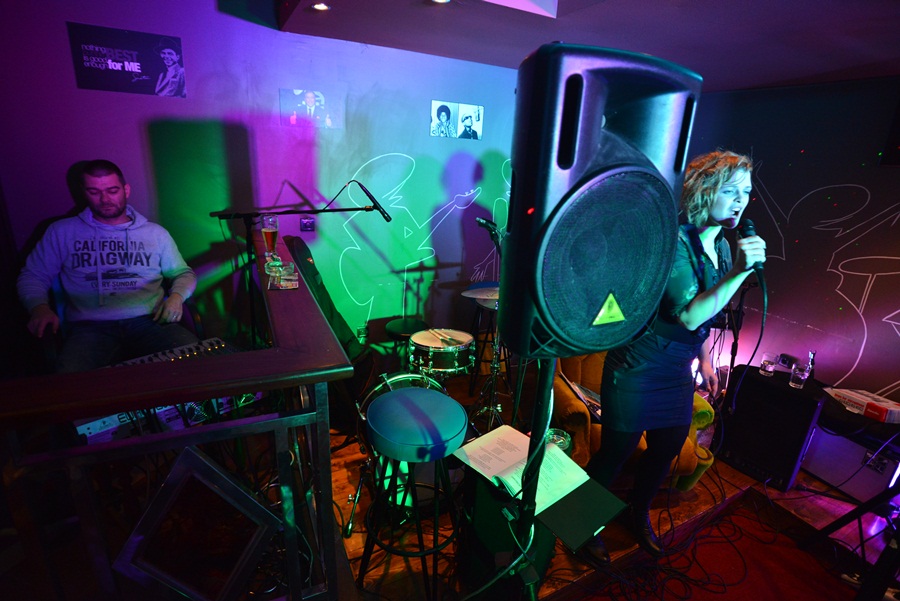 Večer poezije – Riječi iznad svega i Balboa band u Backstage baru