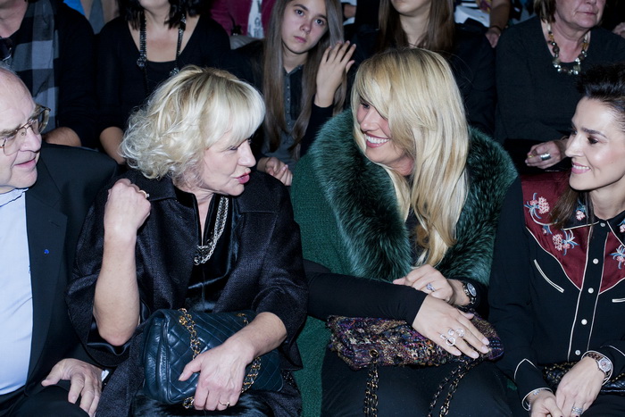 Zagreb, 201012.
U shopping centru Westgate od 18.-20.10. odrzava se modna revija Cro A Porter.
Na fotografiji: Ljerka Puljic i Iva Balent.
Foto: Neja Markicevic / CROPIX