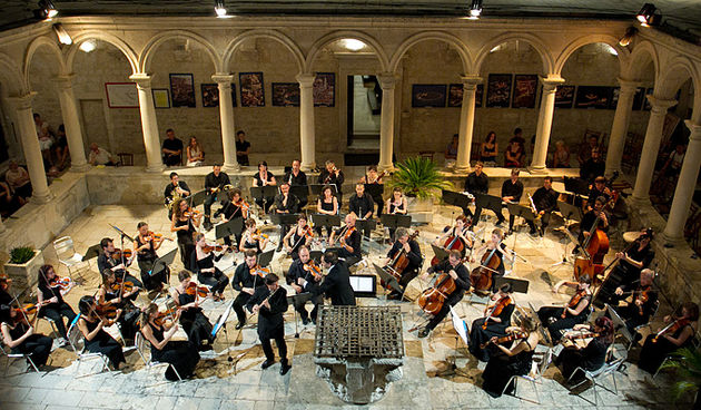 Orchestra Mitteleuropea u klaustru crkve Sv. Frane, Foto: Leo Banić