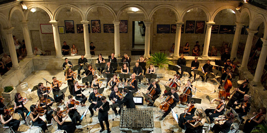 Orchestra Mitteleuropea u klaustru crkve Sv. Frane, Foto: Leo Banić