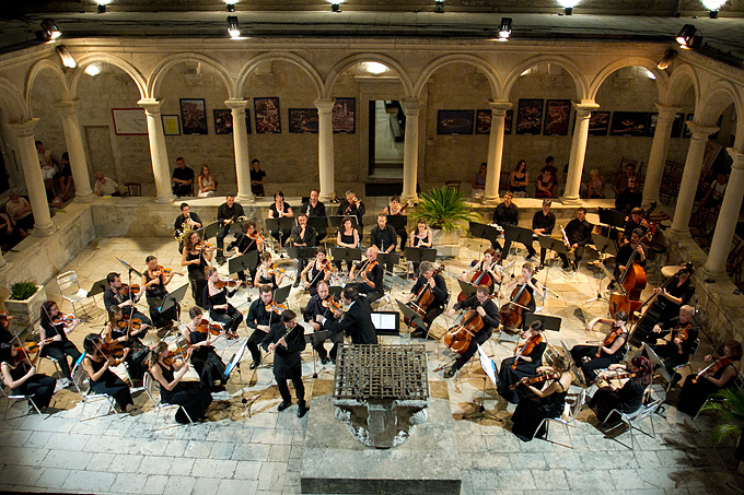 Orchestra Mitteleuropea u klaustru crkve Sv. Frane, Foto: Leo Banić