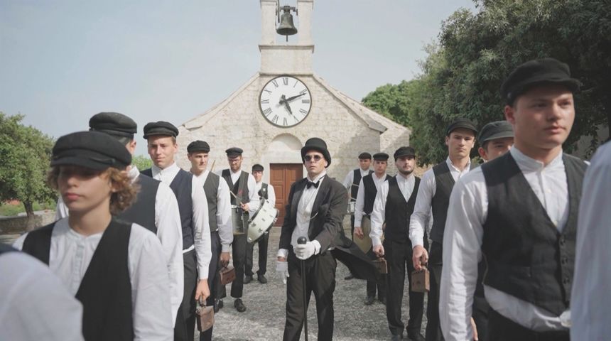 Stani na otoku! Tovareća mužika Stani na otoku! Tovareća mužika