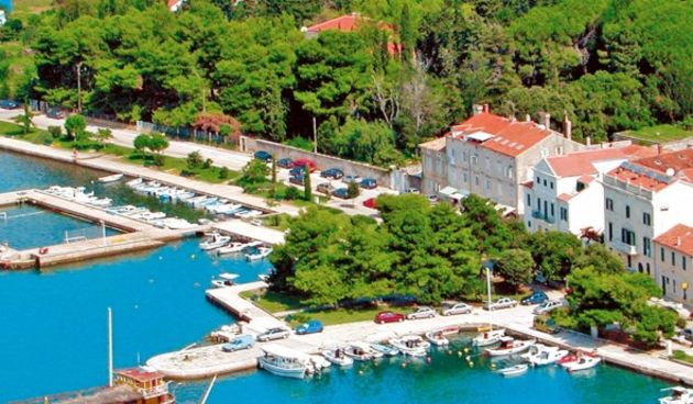 Sv. Filip Jakov, foto: www.vila-smirna.com