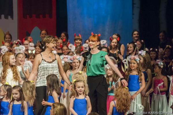 HNK Zadar: Bajka.hr Plesne udruge Gesta, Foto: Željko Karavida HNK Zadar: Bajka.hr Plesne udruge Gesta, Foto: Željko Karavida