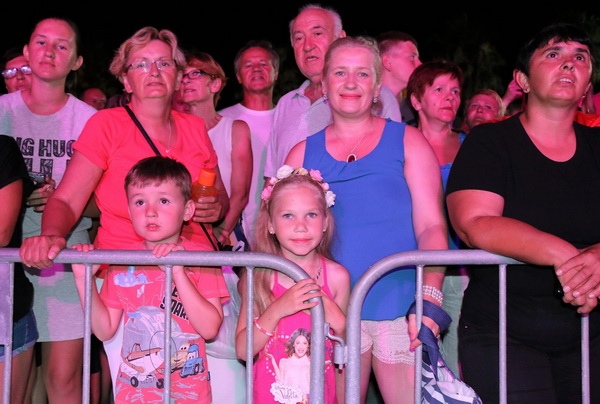 Virsko ljeto 2016: Dražen Zečić Zeko i Banana Band raspjevali i rasplesali Vir