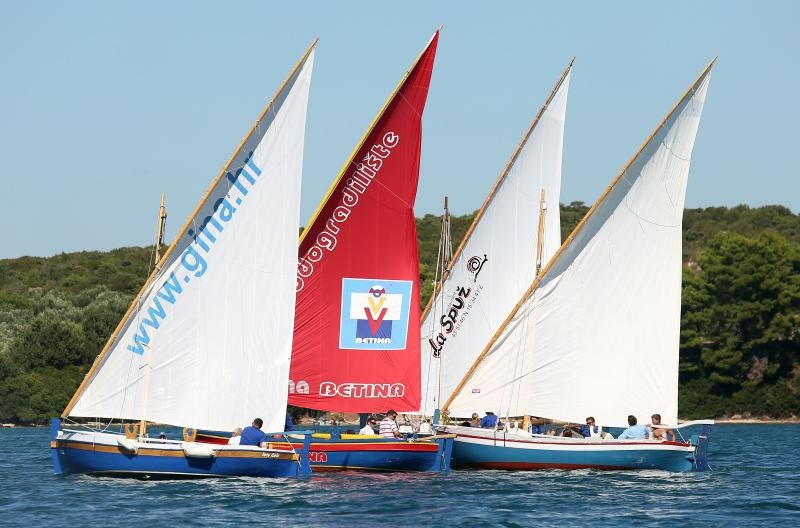 Betina: Regata na latinsko idro “Za dušu i tilo”. Photo: Duško Jaramaz/PIXSELL