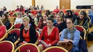 U Zadru obilježen Dan crvenih haljina