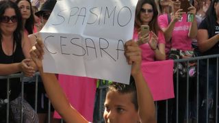 Građani prosvjedom pokušavaju spriječiti ovrhu nad sedmogodišnjim Cesareom Građani prosvjedom pokušavaju spriječiti ovrhu nad sedmogodišnjim Cesareom