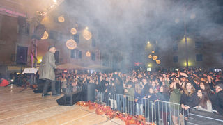 Doček 2017: Najluđa noć na zadarskom Poluotoku privukla više tisuća Zadrana i gostiju Doček 2017: Najluđa noć na zadarskom Poluotoku privukla više tisuća Zadrana i gostiju