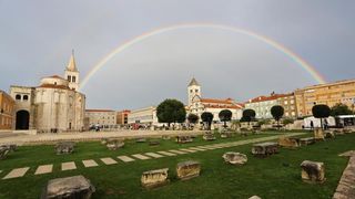 11.09.2014., Zadar – Kisni je dan na nekoliko minuta uljepsala duga koja se pojavila nad gradom. Photo: Filip Brala/PIXSELL