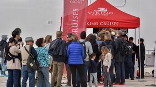 Kruzer Viking Sea na Veliku subotu u Zadar uplovio s oko tisuću turista. Foto: Dino Stanin/PIXSELL Kruzer Viking Sea na Veliku subotu u Zadar uplovio s oko tisuću turista. Foto: Dino Stanin/PIXSELL