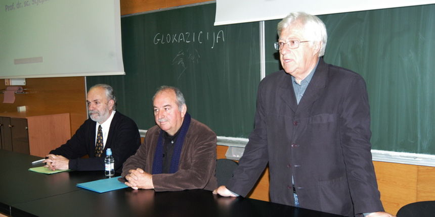 Stjepan Malović, tribina Stjepan Malović, tribina