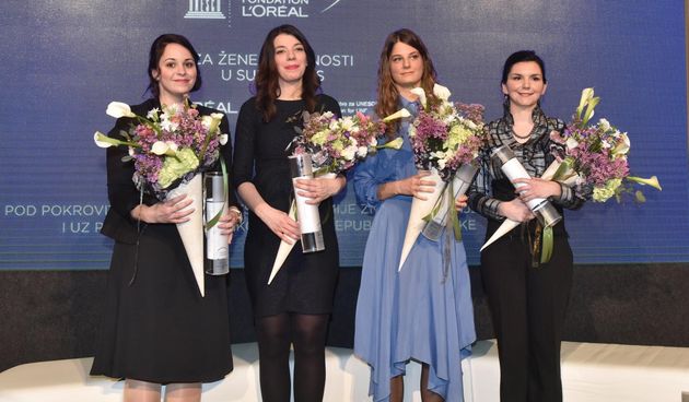 U Preporodnoj dvorani Narodnog doma Hrvatske akademije znanosti i umjetnosti odrzana je svecana dodjela stipendija Za zene u znanosti 2018. Martina Pozar, Maria Brbic, Antonela Blazekovic, Andrea Bistrovic.