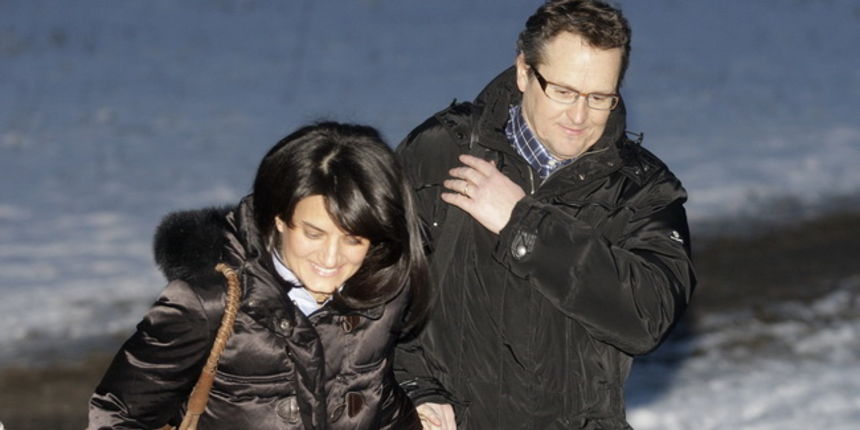 Zagreb, 090210.
Ulica Dr Luje Naletilica, zatvor u Remetincu.
Nakon tri mjeseca pritvora danas su pusteni direktori HAC-a Jurica Prskalo, Marijo Lovrincevic, Goran Legac i Zeljko Kandzija dok je u pritvoru ostao samo Slaven Zuzul suvlasnik firme Skladgrad Zagreb, 090210.
Ulica Dr Luje Naletilica, zatvor u Remetincu.
Nakon tri mjeseca pritvora danas su pusteni direktori HAC-a Jurica Prskalo, Marijo Lovrincevic, Goran Legac i Zeljko Kandzija dok je u pritvoru ostao samo Slaven Zuzul suvlasnik firme Skladgrad