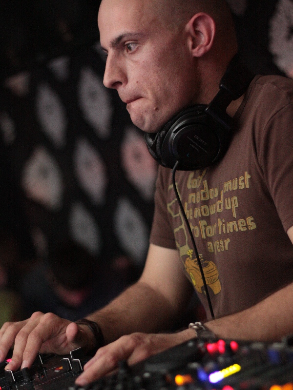 DJ Ivan Komlinovic u Medussa baru