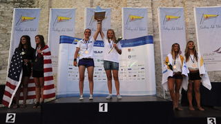 Zadar, 160711.
ISAF svjetsko juniorsko prvenstvo
Zadar 2011, 07.-15. srpanj 2011.
Zatvaranje jedrlicarskog prvenstva i podjela medalja i pehara najboljim momcadima.
Na slici: pobjednice u klasi 420 za zene:
1st AUT Lara Vadlau-Tanja Frank,
2nd USA M Zadar, 160711.
ISAF svjetsko juniorsko prvenstvo
Zadar 2011, 07.-15. srpanj 2011.
Zatvaranje jedrlicarskog prvenstva i podjela medalja i pehara najboljim momcadima.
Na slici: pobjednice u klasi 420 za zene:
1st AUT Lara Vadlau-Tanja Frank,
2nd USA M