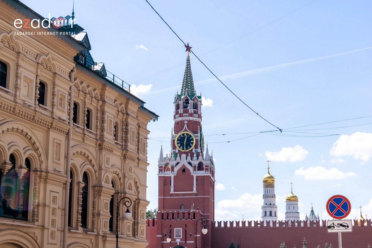 Đir po čudesno lijepom St. Petersburgu Đir po čudesno lijepom St. Petersburgu