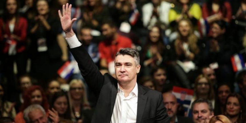 Zagreb – Stranacka konvencija SDP-a u maloj dvorani zagrebackog Doma sportova, kojom pocinje izborna utrka. Na skupu pod nazivom Hrvatska raste SDP predstavlja novi program i izbornu kampanju. Zoran Milanovic. Photo: Petar Glebov/PIXSELL Zagreb – Stranacka konvencija SDP-a u maloj dvorani zagrebackog Doma sportova, kojom pocinje izborna utrka. Na skupu pod nazivom Hrvatska raste SDP predstavlja novi program i izbornu kampanju. Zoran Milanovic. Photo: Petar Glebov/PIXSELL